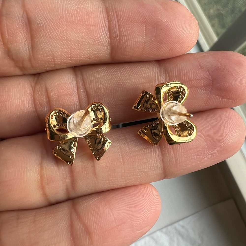 Bow earrings with pearl-new with no tags - Picture 4 of 4